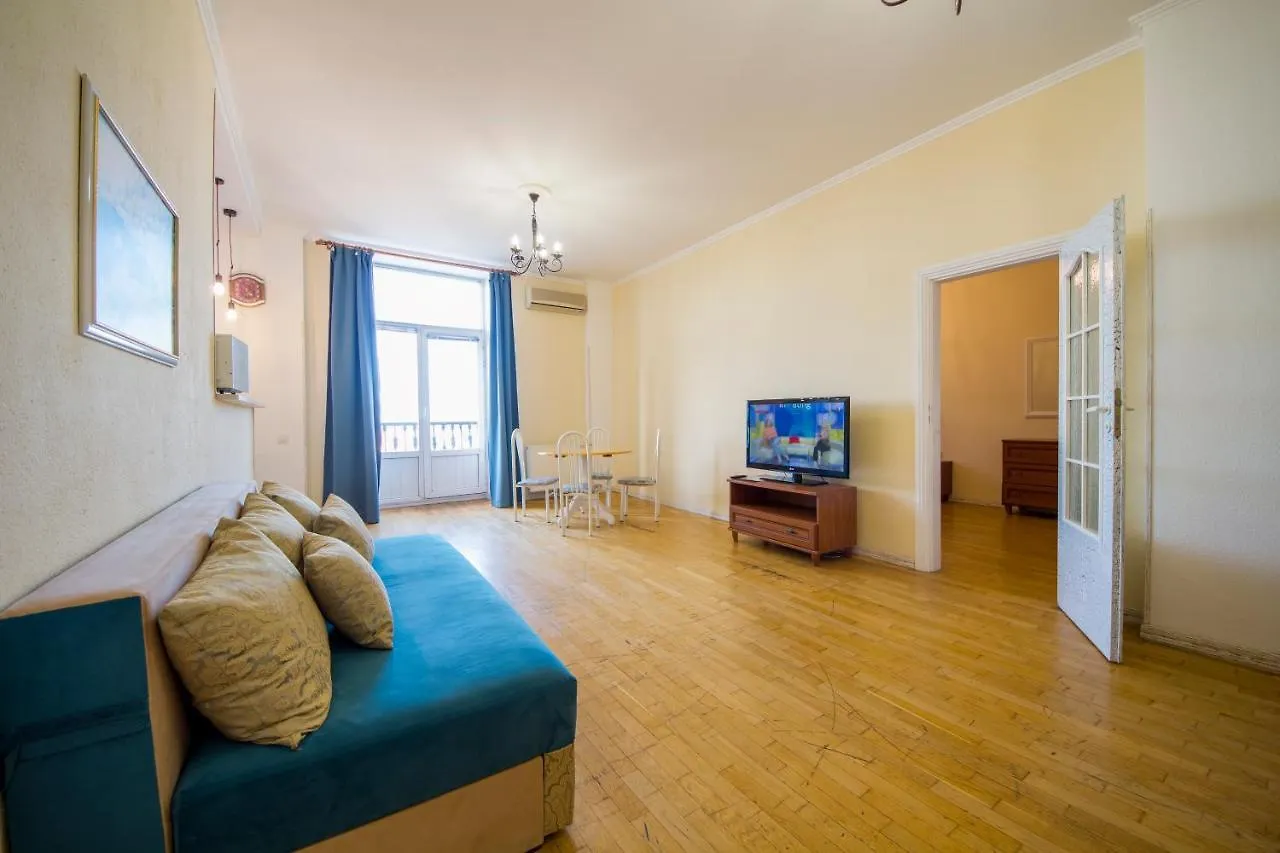 Apartment with jacuzzi and view on Khreschatyk Kijów 0*,