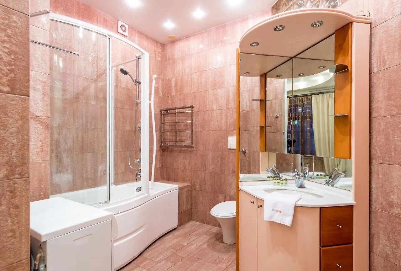 Apartment with jacuzzi and view on Khreschatyk Kijów